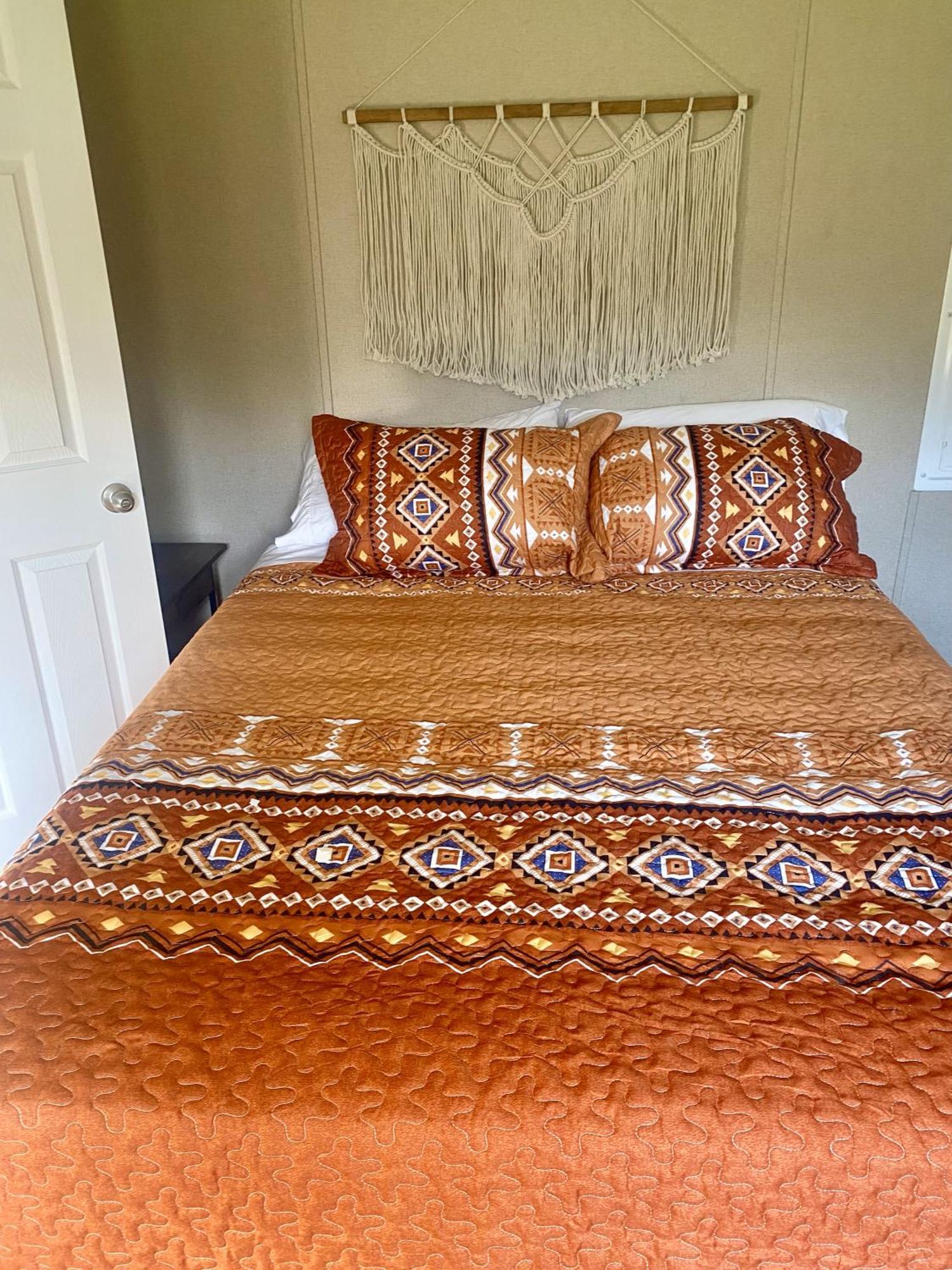 Private Cozy Hideaway With Deck Escape Austin 35Mi Villa Bastrop Bagian luar foto